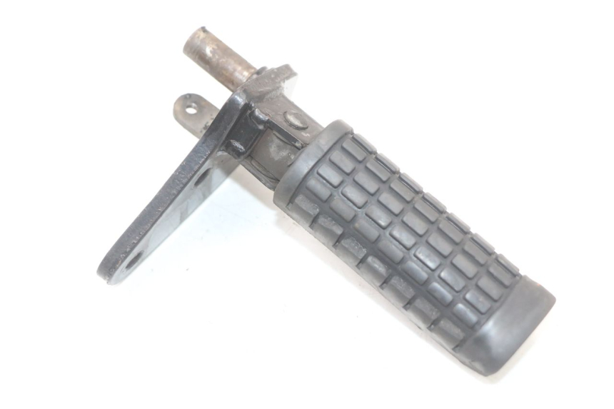 photo de PŁYTKA PODNÓŻKA PRZEDNIA PRAWA SUZUKI GZ MARAUDER 125 (1998 - 2004) - Widok główny