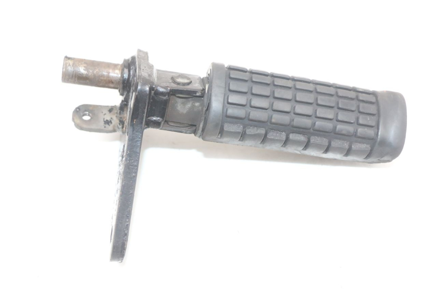 photo de PŁYTKA PODNÓŻKA PRZEDNIA PRAWA SUZUKI GZ MARAUDER 125 (1998 - 2004) - Szczegół części