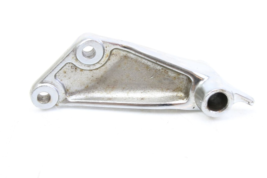 photo de PŁYTKA PODNÓŻKA PRZEDNIA PRAWA SYM HUSKY 125 (1999 - 2005) - Zbliżenie techniczne