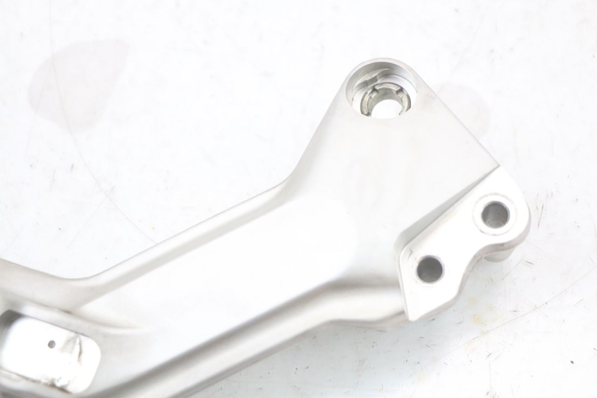 photo de PŁYTKA PODNÓŻKA PRZEDNIA PRAWA HUSQVARNA SVARTPILEN 401 (2018 - 2023) - Inny kąt widzenia