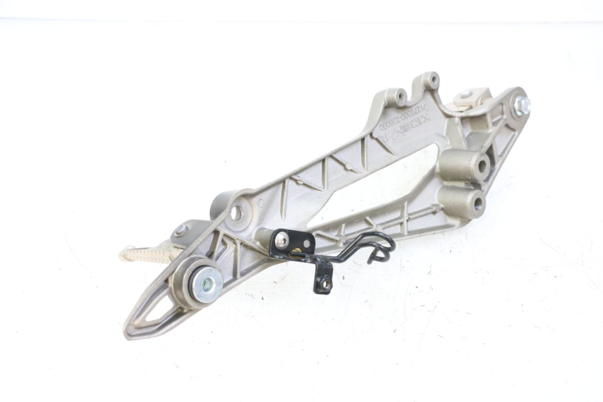 photo de PŁYTKA PODNÓŻKA PRZEDNIA PRAWA KIDEN KD125-G 125 (2018 - 2022) - Zbliżenie techniczne