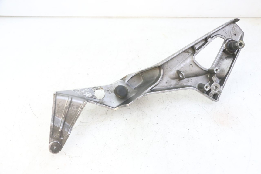 photo de PŁYTKA PODNÓŻKA PRZEDNIA PRAWA HONDA NTV DEAUVILLE ABS 700 (2007 - 2016) - Zbliżenie techniczne