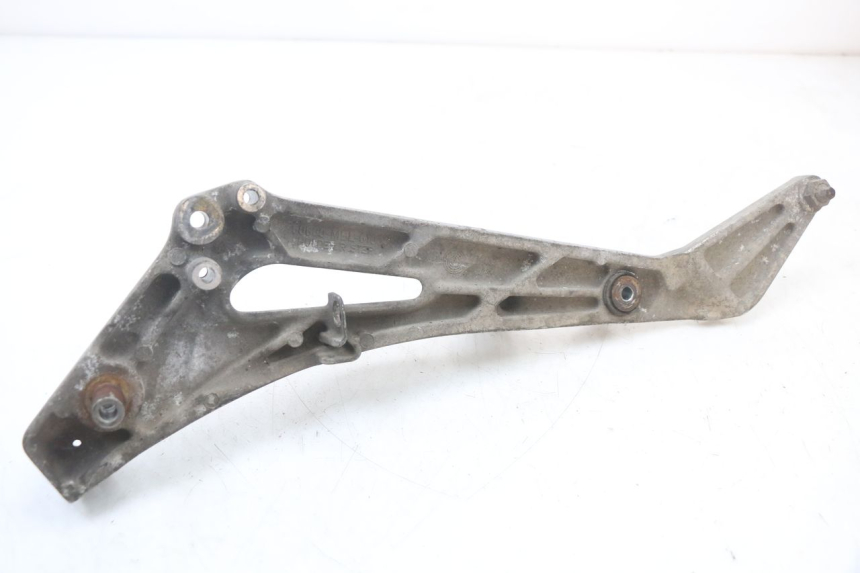 photo de PŁYTKA PODNÓŻKA PRZEDNIA PRAWA HONDA NTV DEAUVILLE 650 (1998 - 2001) - Zbliżenie techniczne