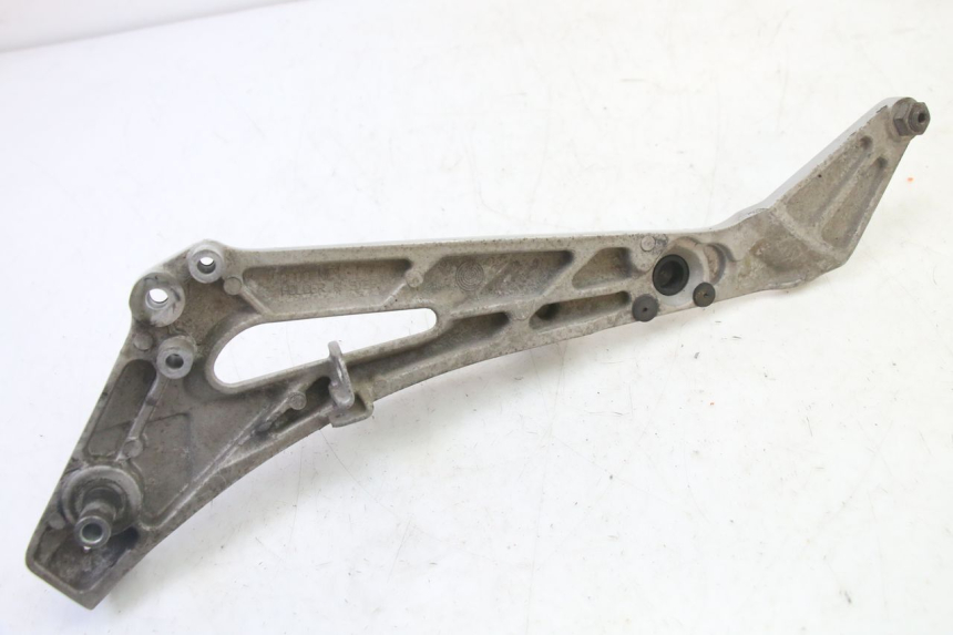 photo de PŁYTKA PODNÓŻKA PRZEDNIA PRAWA HONDA NTV DEAUVILLE 650 (2001 - 2006) - Zbliżenie techniczne