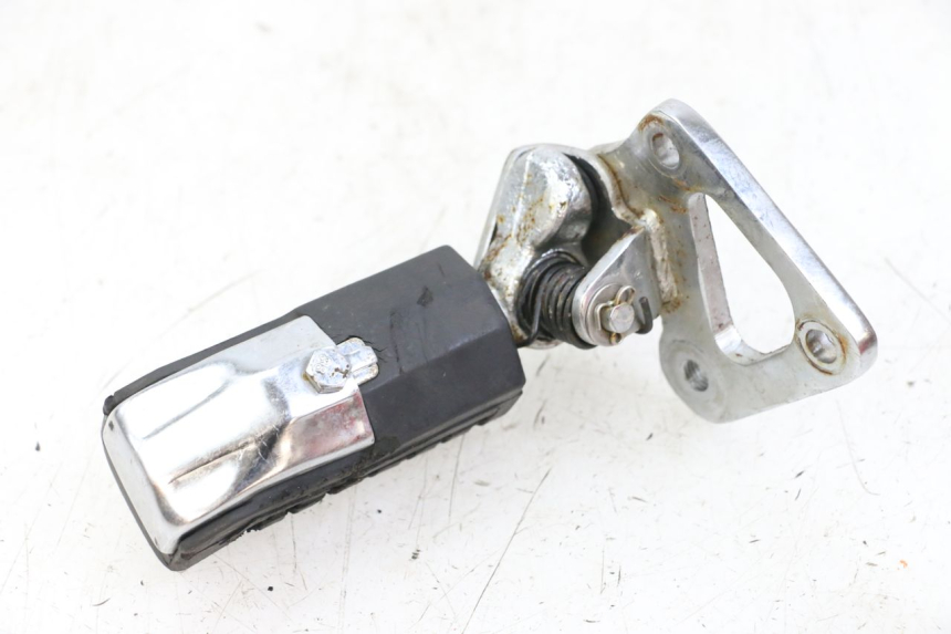 photo de PŁYTKA PODNÓŻKA PRZEDNIA PRAWA REGAL RAPTOR RAXTER 2 125 (2007 - 2015) - Zbliżenie techniczne