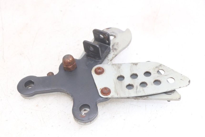 photo de PŁYTKA PODNÓŻKA PRZEDNIA PRAWA YAMASAKI ROADSTER 50 (2013 - 2018) - Inny kąt widzenia