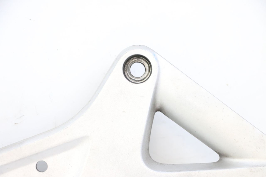 photo de PŁYTKA PODNÓŻKA PRZEDNIA PRAWA HONDA ST PAN EUROPEAN 1300 (2002 - 2013) - Zbliżenie komponentów