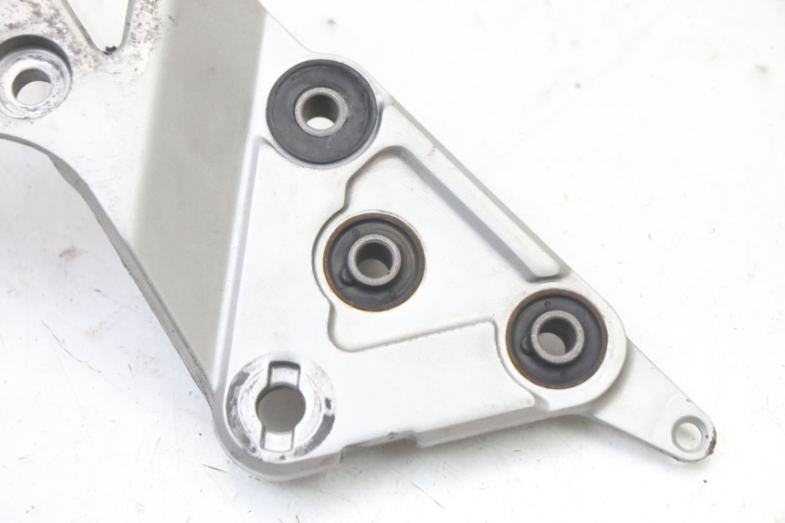 photo de PŁYTKA PODNÓŻKA PRZEDNIA PRAWA SUZUKI GSX F GSXF 650 (2007 - 2015) - Zoom stanu zużycia