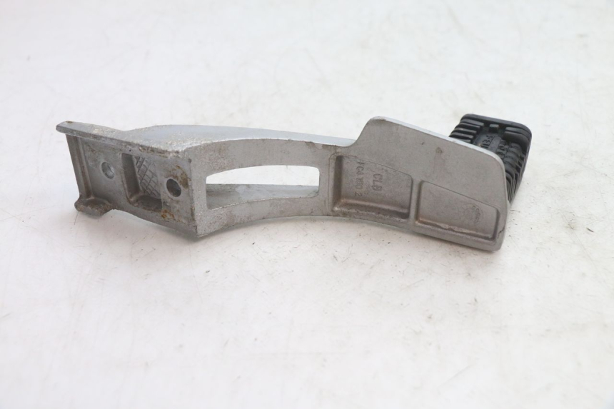 photo de PŁYTA PODNÓŻKA PRZEDNIEGO LEWEGO PEUGEOT 103 SPX CLIP 50 (1989 - 1992) - Zbliżenie techniczne