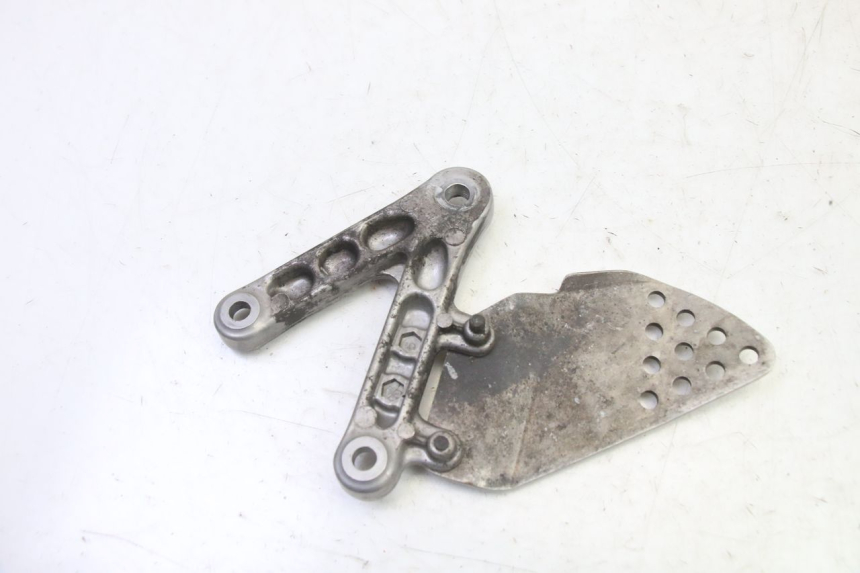 photo de PŁYTKA PODNÓŻKA PRZEDNIA LEWA HONDA CBR RR FIREBLADE 900 (1992 - 1994) - Inny kąt widzenia