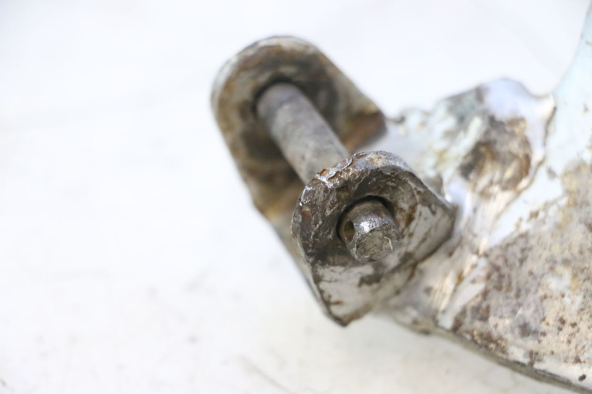 photo de PRZEDNIA LEWA PŁYTKA PODNÓŻKA HONDA CRF CR-F 125 (2020 - 2021) - Zoom stanu zużycia