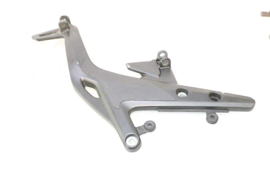 photo de PŁYTA PODNÓŻKA PRZEDNIEGO LEWEGO KAWASAKI ER-6 ER6 F ABS 650 (2012 - 2016) - Zbliżenie techniczne