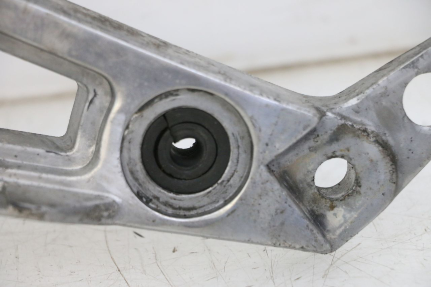 photo de PŁYTKA PODNÓŻKA PRZEDNIA LEWA YAMAHA FJ 36Y 1100 (1984 - 1985) - Szczegóły charakterystyczne