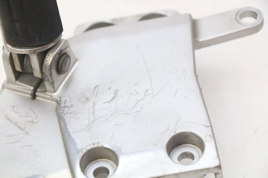 photo de PŁYTKA PODNÓŻKA PRZEDNIA LEWA YAMAHA FJR ABS 1300 (2006 - 2012) - Zoom stanu zużycia