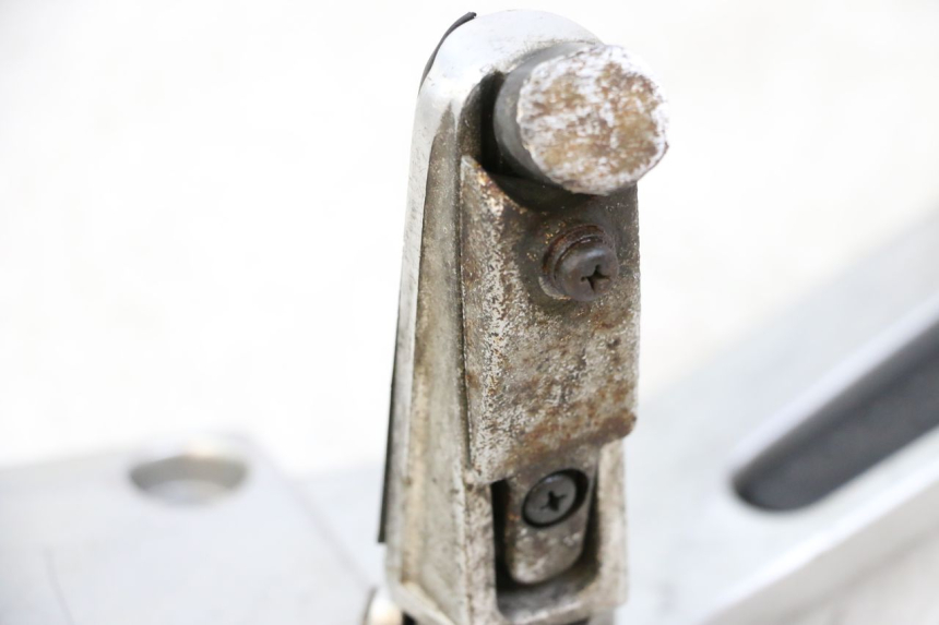 photo de PŁYTKA PODNÓŻKA PRZEDNIA LEWA YAMAHA FJR ABS 1300 (2006 - 2012) - Inny kąt widzenia