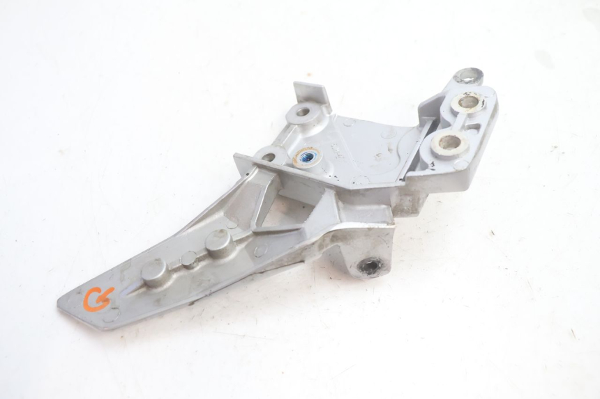 photo de LEWA PRZEDNIA PŁYTKA PODNÓŻKA YAMAHA FJR 1300 (2001 - 2005) - Inny kąt widzenia