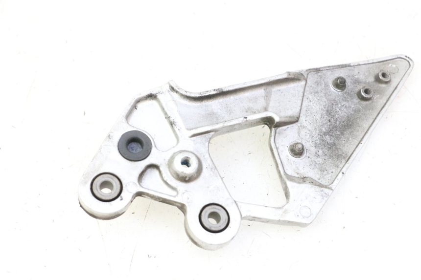 photo de PŁYTKA PODNÓŻKA PRZEDNIA LEWA YAMAHA FZ6 FAZER S2 600 (2007 - 2011) - Inny kąt widzenia