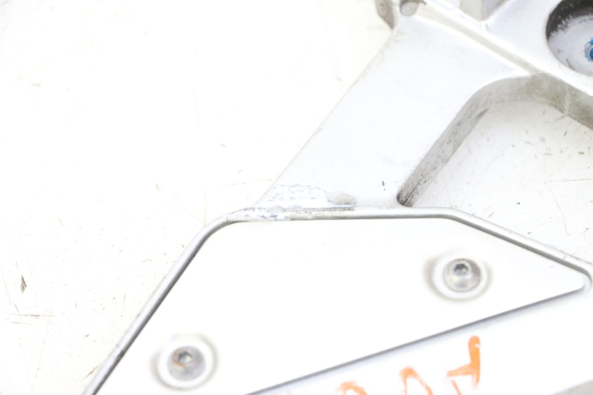 photo de PŁYTKA PODNÓŻKA PRZEDNIA LEWA YAMAHA FZ6 FAZER S2 600 (2007 - 2011) - Punkty mocowania