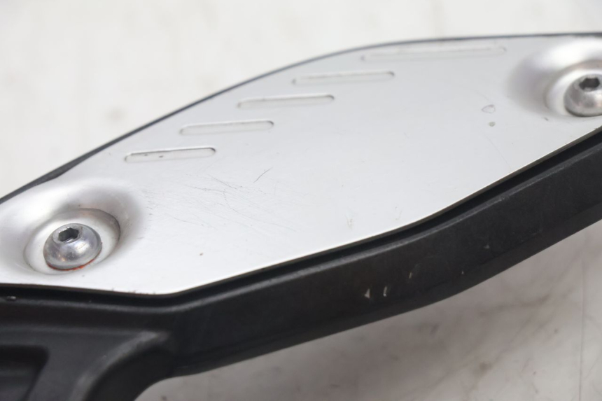 photo de PŁYTKA PODNÓŻKA PRZEDNIA LEWA YAMAHA FZ8 800 (2010 - 2016) - Inny kąt widzenia