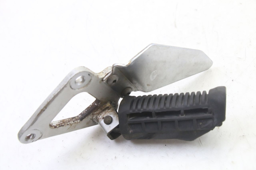 photo de PŁYTKA PODNÓŻKA PRZEDNIA LEWA SUZUKI GS GSE 500 (2001 - 2003) - Szczegół części