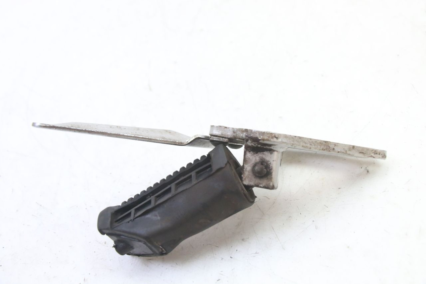 photo de PŁYTKA PODNÓŻKA PRZEDNIA LEWA SUZUKI GS GSE 500 (2001 - 2003) - Oznaczenia i referencje