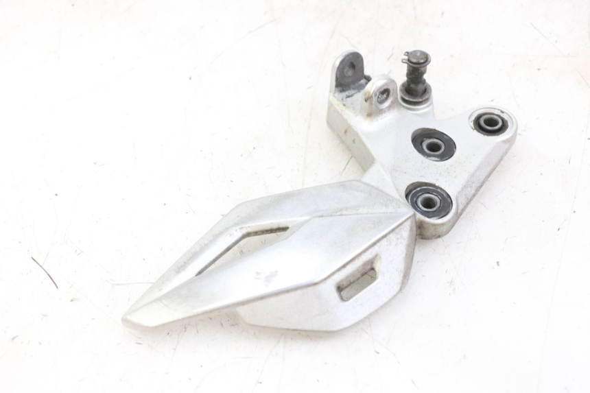 photo de PŁYTKA PODNÓŻKA PRZEDNIA LEWA SUZUKI GSR 750 (2011 - 2017) - Stan powierzchni