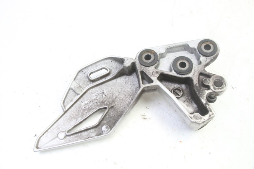 photo de PŁYTKA PODNÓŻKA PRZEDNIA LEWA SUZUKI GSR 750 (2011 - 2017) - Zbliżenie techniczne