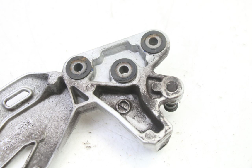 photo de PŁYTKA PODNÓŻKA PRZEDNIA LEWA SUZUKI GSR 750 (2011 - 2017) - Punkty mocowania