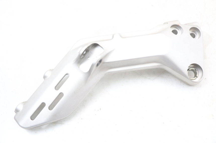 photo de PŁYTKA PODNÓŻKA PRZEDNIA LEWA HUSQVARNA SVARTPILEN 401 (2018 - 2023) - Zbliżenie techniczne