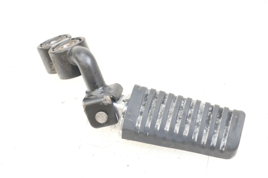 photo de PŁYTKA PODNÓŻKA PRZEDNIA LEWA KYMCO K-PW K-PIPE 50 (2012 - 2017) - Szczegół części