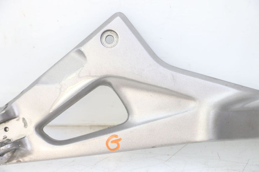 photo de PŁYTKA PODNÓŻKA PRZEDNIA LEWA HONDA NTV DEAUVILLE ABS 700 (2007 - 2016) - Szczegóły charakterystyczne