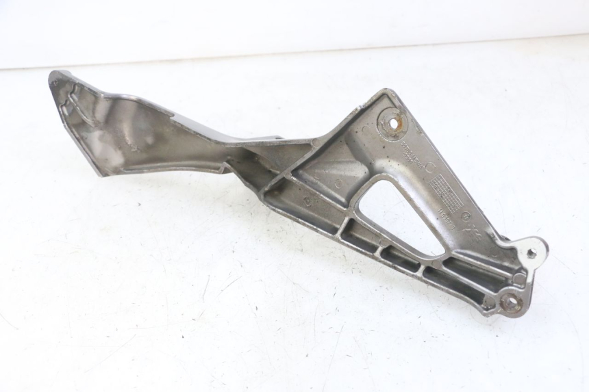 photo de PŁYTKA PODNÓŻKA PRZEDNIA LEWA HONDA NTV DEAUVILLE ABS 700 (2007 - 2016) - Inny kąt widzenia