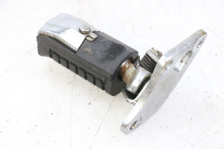 photo de PŁYTKA PODNÓŻKA PRZEDNIA LEWA REGAL RAPTOR RAXTER 2 125 (2007 - 2015) - Zbliżenie techniczne