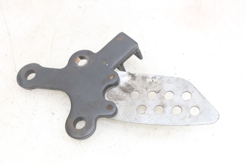 photo de PŁYTKA PODNÓŻKA PRZEDNIA LEWA YAMASAKI ROADSTER 50 (2013 - 2018) - Szczegół części