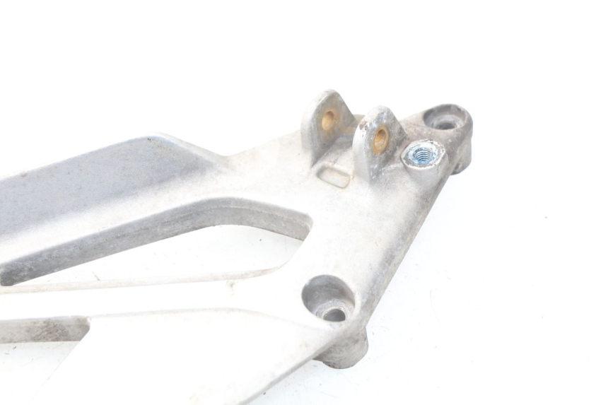 photo de PŁYTKA PODNÓŻKA PRZEDNIA LEWA YAMAHA XJ600 XJ DIVERSION 600 (1992 - 1997) - Zbliżenie techniczne