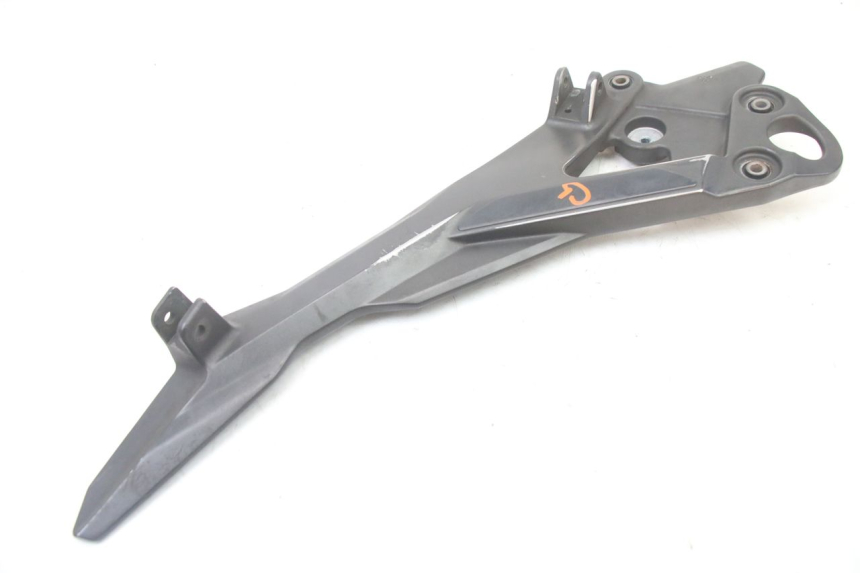 photo de PŁYTKA PODNÓŻKA PRZEDNIA LEWA YAMAHA XJ6 600 (2008 - 2016) - Zbliżenie techniczne