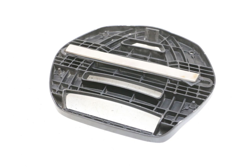 photo de PŁYTA MONTAŻOWA KUFERKA TYŁ SUZUKI DL V STROM 1000 (2002 - 2007) - Zoom stanu zużycia