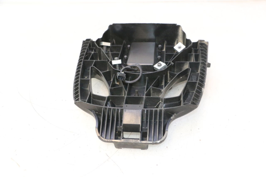 photo de PŁYTA TOP CASE PIAGGIO MP3 HPE 530 (2022 - 2026) - Inny kąt widzenia