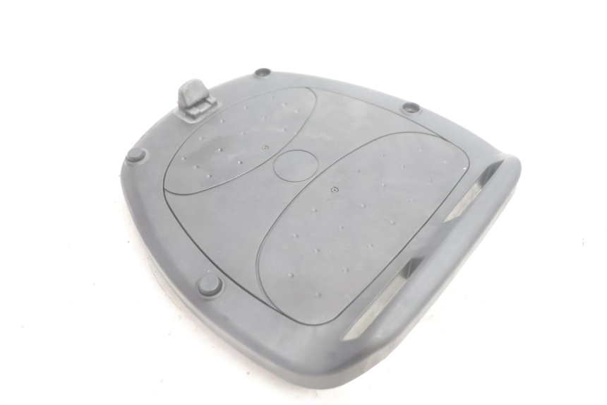 photo de PŁYTA TOP CASE PEUGEOT SATELIS 125 (2013 - 2018) - Zbliżenie techniczne