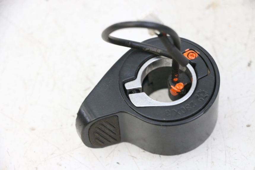 photo de MANETKA GAZU URBANGLIDE 100XS 1 - Zoom stanu zużycia