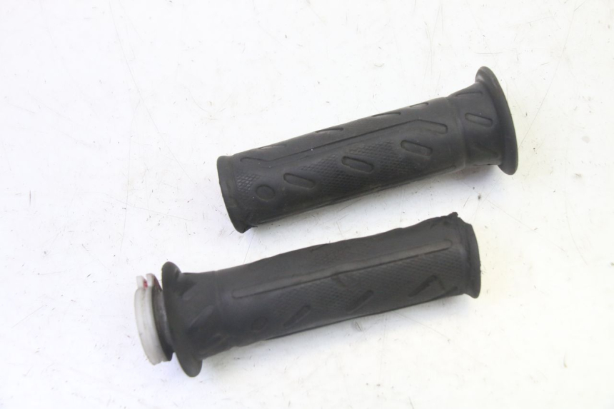 photo de MANETKA GAZU KYMCO AGILITY NAKED RENOUVO 2T 50 (2011 - 2018) - Widok główny