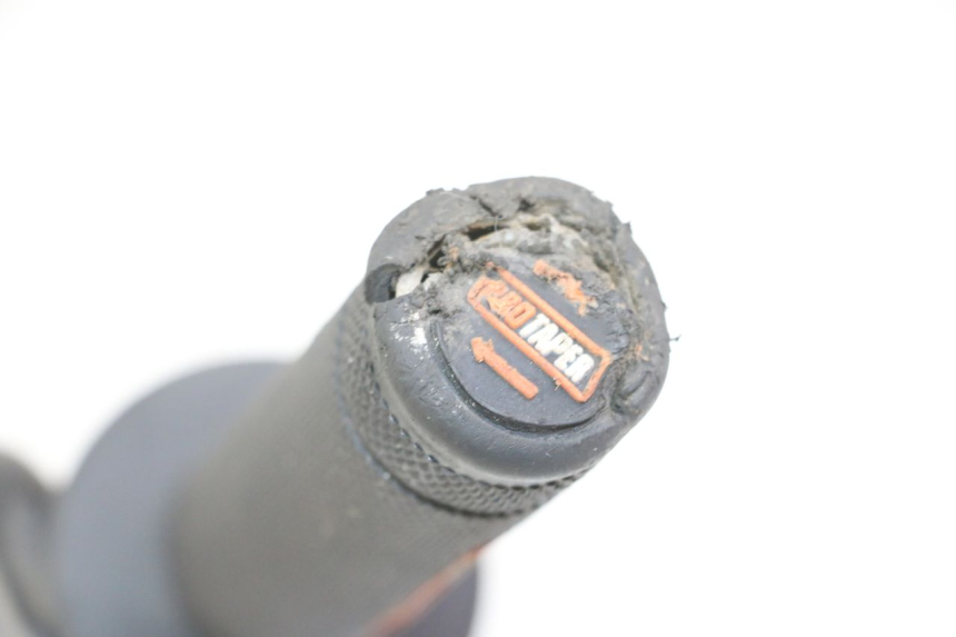 photo de MANETKA GAZU APOLLO RFZ 125 - Zbliżenie techniczne