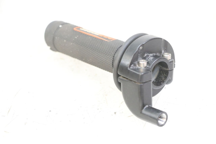 photo de MANETKA GAZU APOLLO RFZ 125 - Punkty mocowania