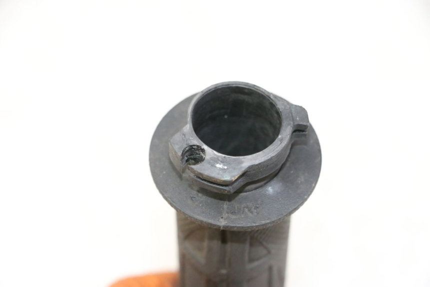 photo de MANETKA GAZU YAMAHA BW'S 100 (1999 - 2002) - Inny kąt widzenia