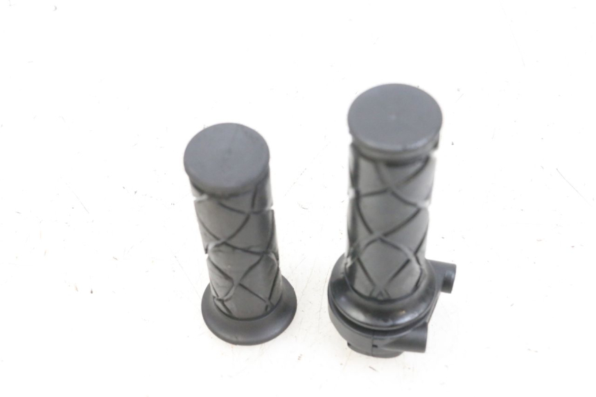 photo de MANETKA GAZU YAMAHA BW'S EASY 50 (2013 - 2016) - Inny kąt widzenia