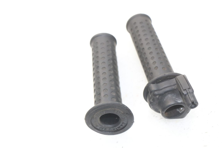 photo de MANETKA GAZU PIAGGIO CARNABY 125 (2007 - 2011) - Szczegół części