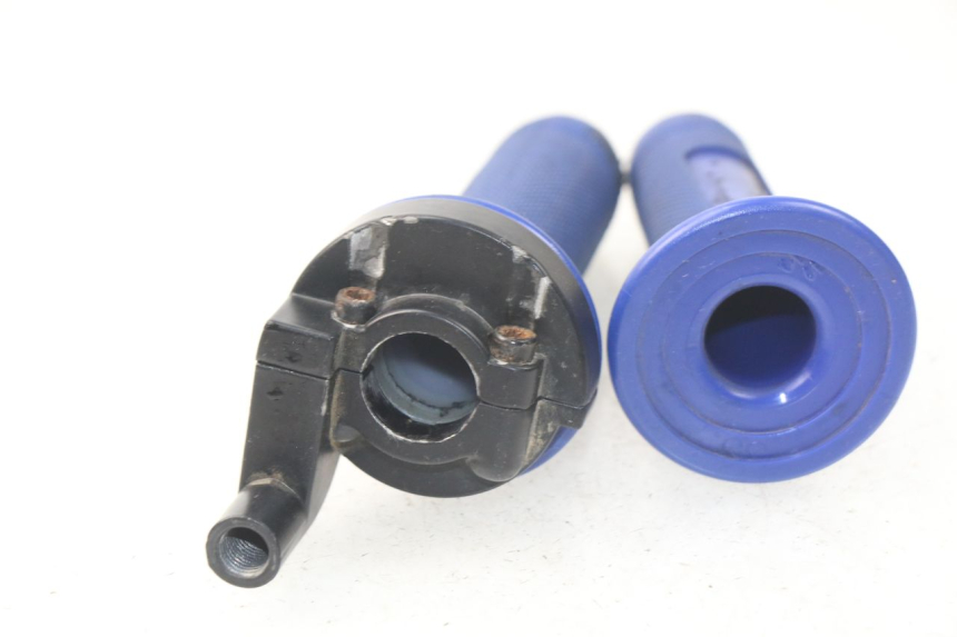 photo de MANETKA GAZU CCR DIRT BIKE 125 - Zoom stanu zużycia