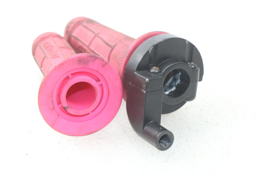 photo de MANETKA GAZU CCR DIRT BIKE 125 - Zoom stanu zużycia