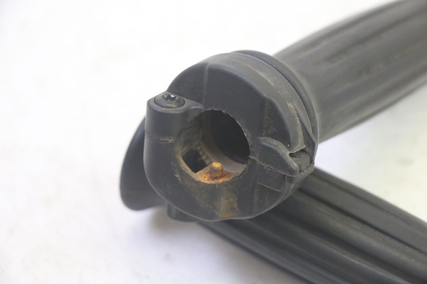 photo de MANETKA GAZU PEUGEOT DJANGO 4T 50 (2014 - 2019) - Zoom stanu zużycia