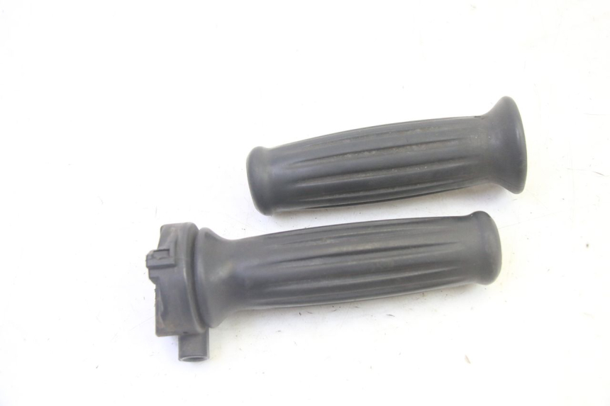 photo de MANETKA GAZU PEUGEOT DJANGO 4T 50 (2014 - 2019) - Inny kąt widzenia